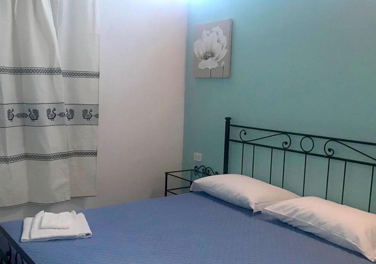 Le Rocce Antiche Resort SantʼAntìoco Esterno foto