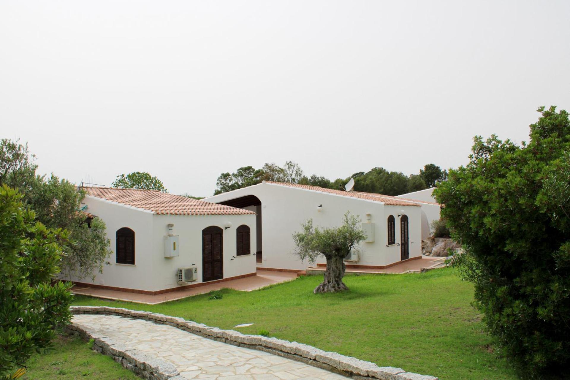 Le Rocce Antiche Resort SantʼAntìoco Esterno foto